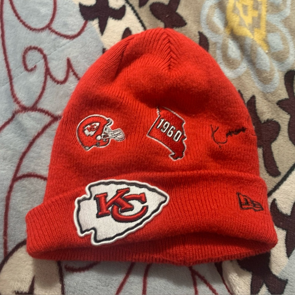 New Era Red Kansas City Chiefs Identity Cuffed Knit Hat
